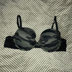 LA SENZA Lightly Lined Remix Bra
